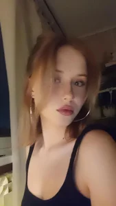 Public de DollSquadLive  2 photos