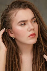 AldaCerrello Public Gambar