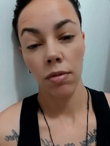 PrancingHandover Oi bebê Pic