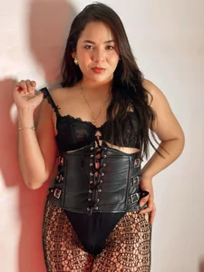 _Victoria_Collins Public Immagine  3