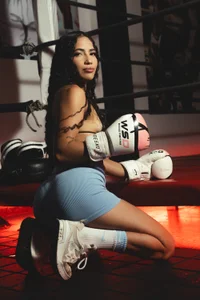 Megan_Siner It's hot, don't you think? Immagine  4