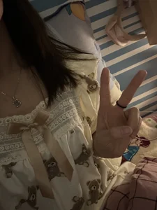 -qianqian ✌( •̀ ω •́ )y Pic