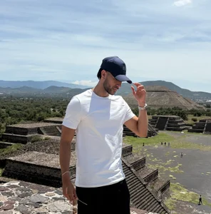 AronnCruz México Pic 4