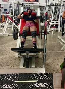 Salome-sw I am passionate about the world of fitness, heavy training and the discipline that it entails. Pic 4