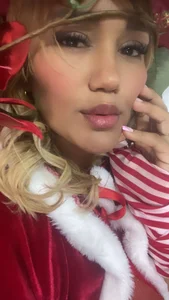 dalila_salazar A very hot Christmas ✨ Immagine  2