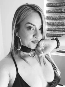 sara_goodgirl13 i want to give some love to ur huge cock Pic