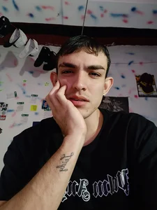 themaykiin18: Nice poses, but the face doesn't help. ( 2 фото)