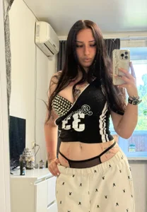 MonicaLowes sexyy Billede 3