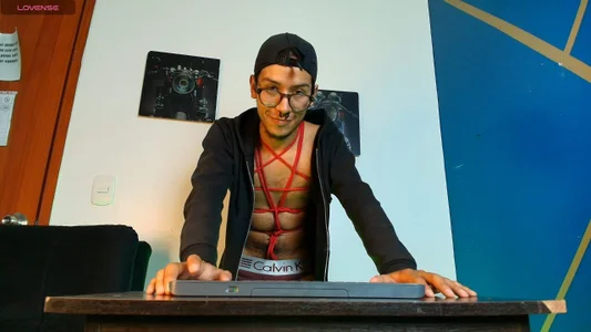 Enzo_jagger A LITTLE MORE OF ME😎🍆 Poză 2