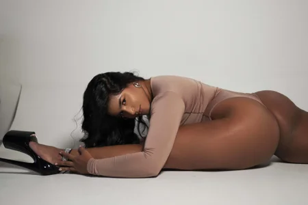 bonniekim_のBetween shadows and desiresの 7枚の写真