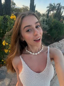 IsobelCashinのagainの 3枚の写真