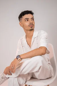 Timothe_EvansのBetween Clouds and Charm 🤍の 3枚の写真