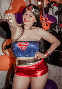 AllysonMilf69 WONDER WOMAN 🤩 Pic 6