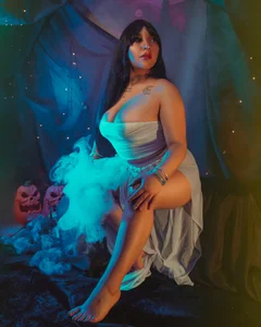 veronica_hill_ Tempting Halloween Pic 5