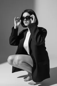 Back strogasm in the frame od ArianeSharrai  snímek