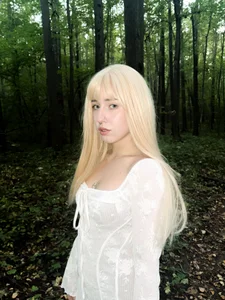 YukiMisa mysterious girl in white Pic