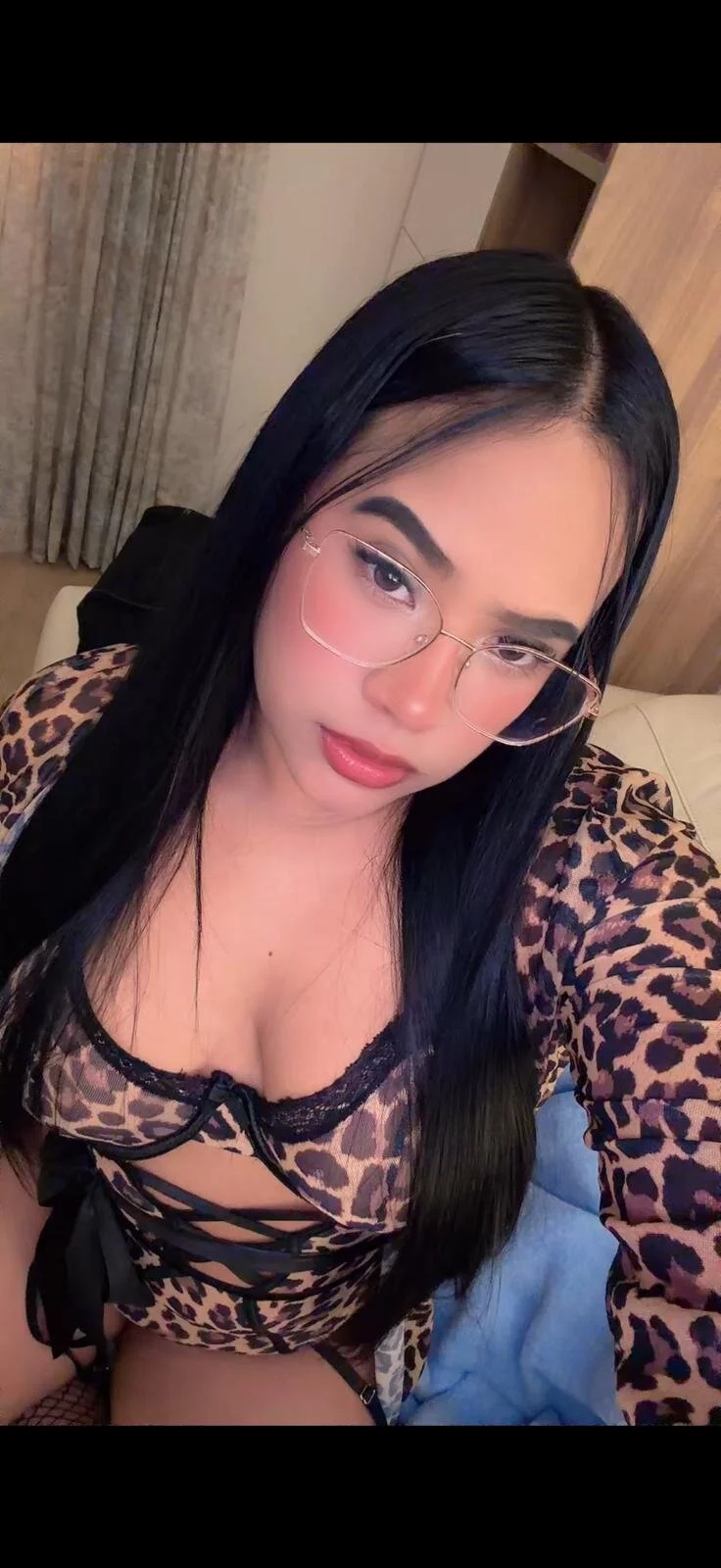 iris and her friends  - Photo 9