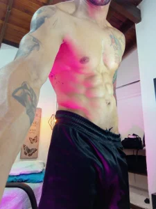 jonas_conor: Casual boy 😎🔥 ( 3 фото)