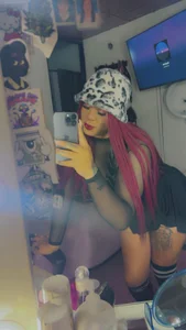 wet kisses de kim_hot69_  2 photos