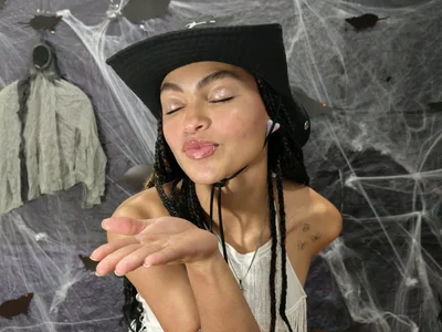 Sharonxt Public Pic