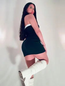 Alana_Hotterr Public Pic 3