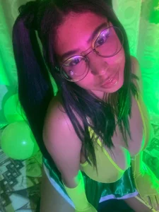 ValeryMorghan Session Green Foto 4