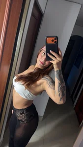 Lucy_fit in house whit pantyhose Bilde 2