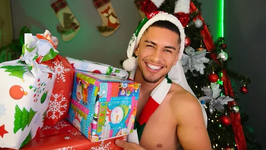 Aaronfox_x merry christmas Pic 3