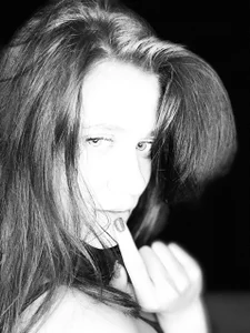 EmiliBreeze Public Poză 3