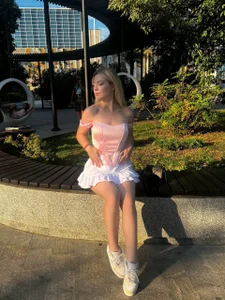 auramaxxing Public  5 снимка