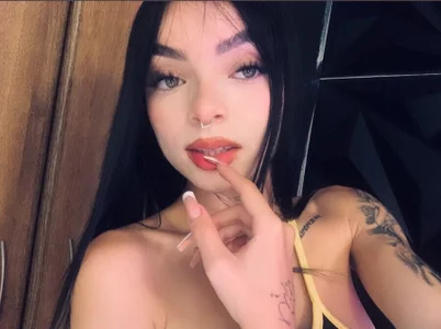 scarlettvelvet_: Public ( 2 фото)