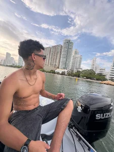 theo_bigcock_ To know is to live 🤞 slika