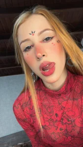 MeganFooster Public  6টি ছবি