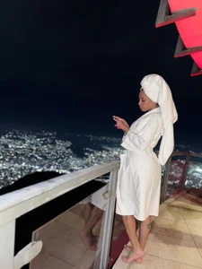 Jeeaneskii_top Public Εικόνα 2