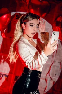 channel_blondee valentin´s day Pic 3