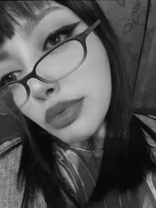 This_is_Kath_ B/W Kuva