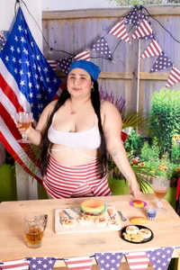 MEREDITHBENSON happy 4th of july ❤️💙 รูป  2