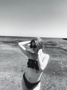 TayloryStar In the embrace of water and sun💦 Billede 2