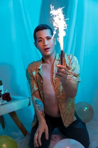 👅🎉 Born to tease… and it’s my special day. de Sidney_Belle  3 Imagens