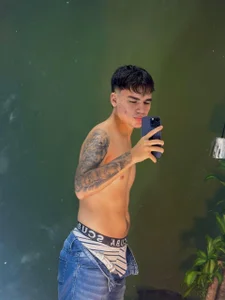 Maiicoll_coleman ME Gambar