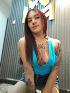 ArianaThomsonSweet temptation and mischievous girl Bild 2