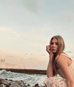 Public de JuneHarter  3 photos