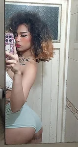 Roxy-Sweett Public Foto 4