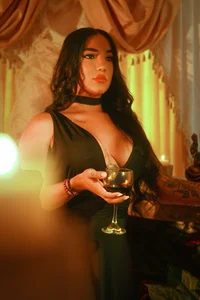 KATALINA_HOT_TS Photoshoot: Elegant Poză 2