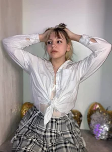 Stacy_Luv I taste like strawberries on a summer evening Pic 8