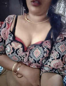 suma_telugu1: nude bra ( 2 фото)