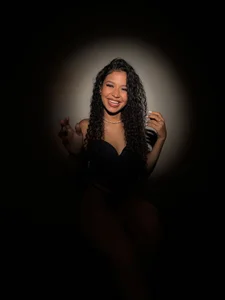 SophieHouston_ Velvet Glance Pic 3