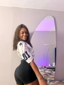 SPORTY AND WET 🔥🌺 od kiaratentation  4 snímek