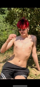 Badtwinkboys a bit of me  2টি ছবি