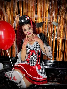 Alisha_Evans_Rs 🎃"I don’t want your fear… I want your attention." 💋🎈 Pic